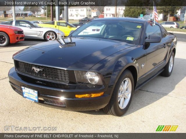 2009 Ford Mustang V6 Coupe in Black