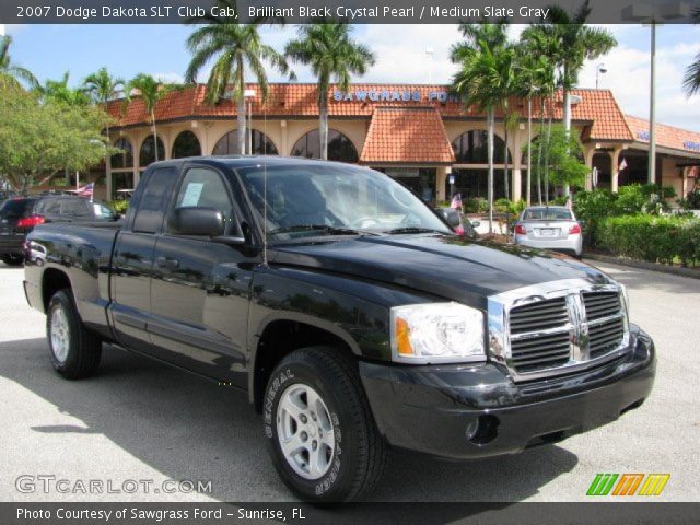 2007 Dodge Dakota SLT Club Cab in Brilliant Black Crystal Pearl