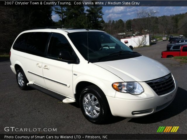 2007 Chrysler Town & Country Touring in Cool Vanilla White