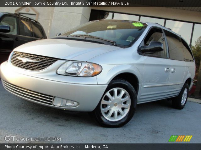 2001 Chrysler Town & Country LXi in Bright Silver Metallic