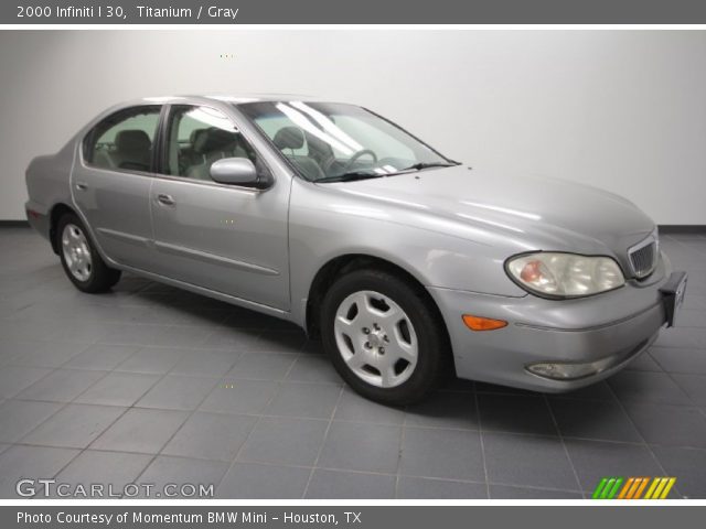 2000 Infiniti I 30 in Titanium