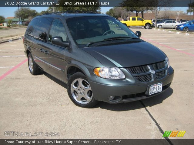 2002 Dodge Grand Caravan ES in Onyx Green Pearl