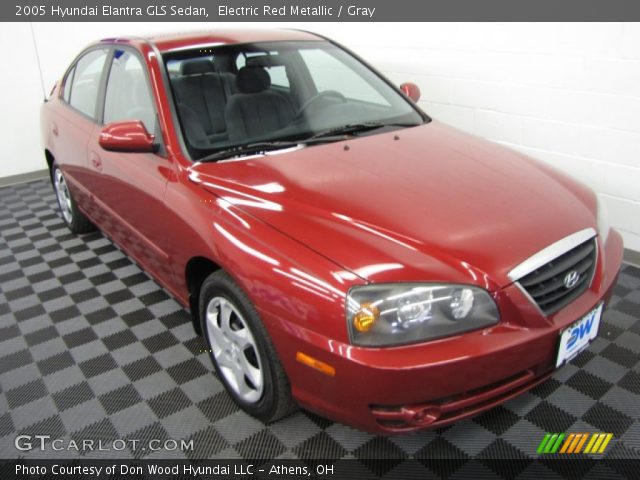 2005 Hyundai Elantra GLS Sedan in Electric Red Metallic