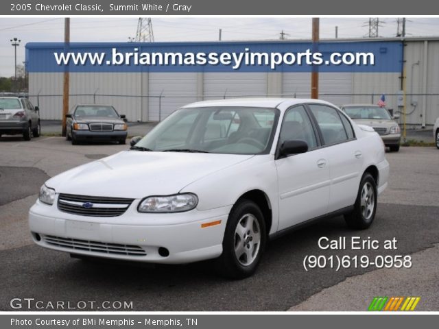 2005 Chevrolet Classic  in Summit White
