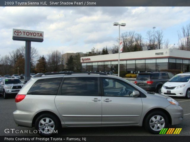 2009 Toyota Sienna XLE in Silver Shadow Pearl