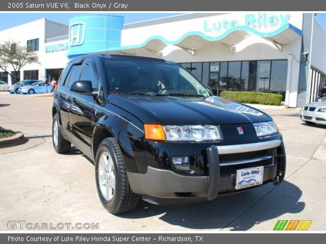 2005 Saturn VUE V6 in Black Onyx