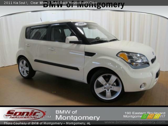 2011 Kia Soul ! in Clear White