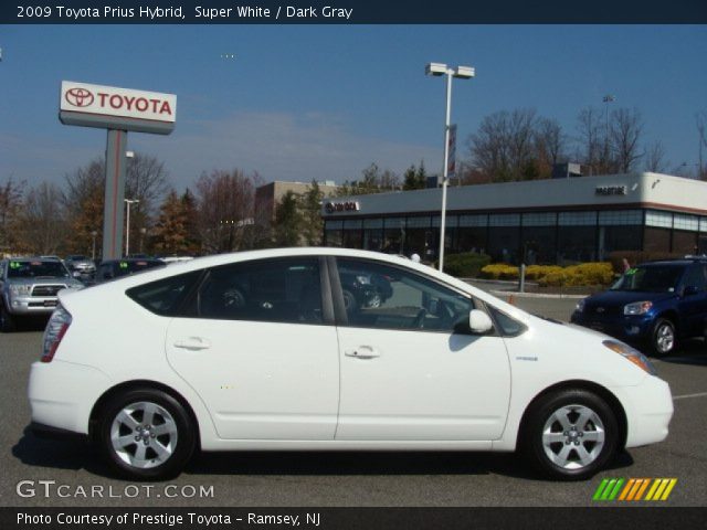 2009 Toyota Prius Hybrid in Super White