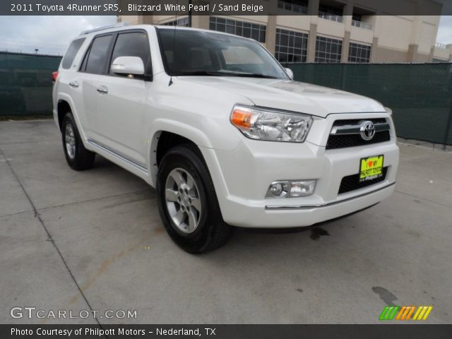 2011 Toyota 4Runner SR5 in Blizzard White Pearl