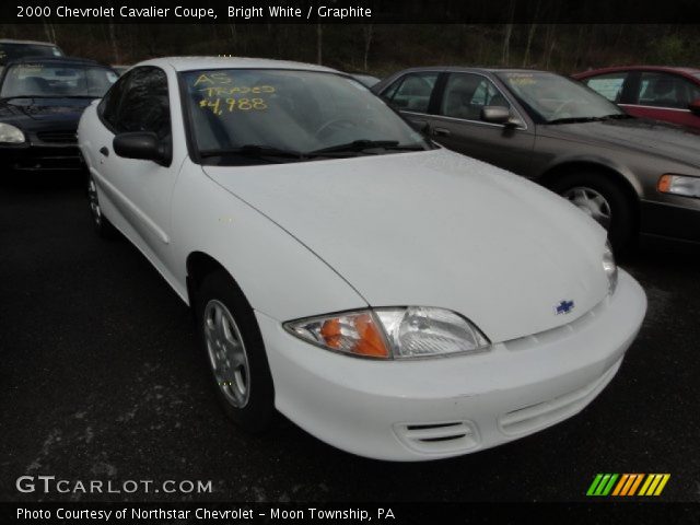 2000 Chevrolet Cavalier Coupe in Bright White