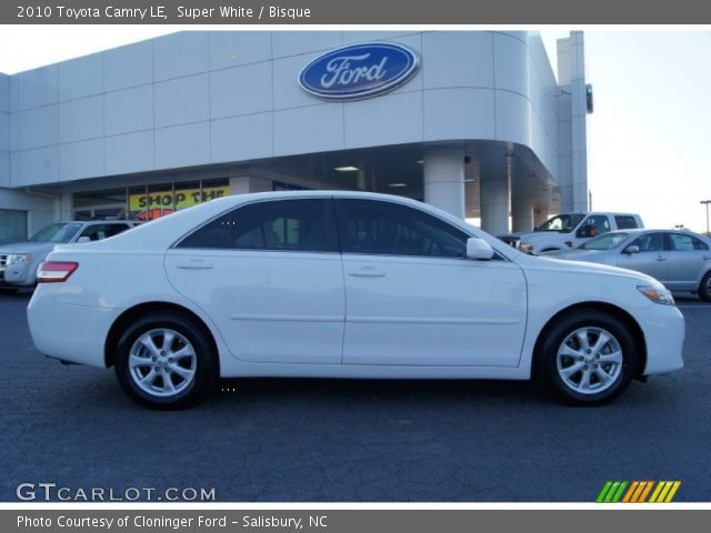2010 Toyota Camry LE in Super White