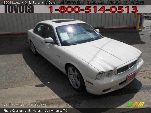 2008 Jaguar XJ XJ8 in Porcelain