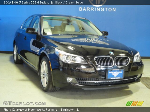 2009 BMW 5 Series 528xi Sedan in Jet Black
