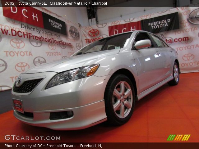 2009 Toyota Camry SE in Classic Silver Metallic