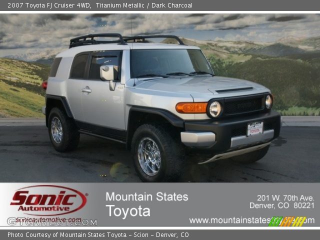 2007 Toyota FJ Cruiser 4WD in Titanium Metallic