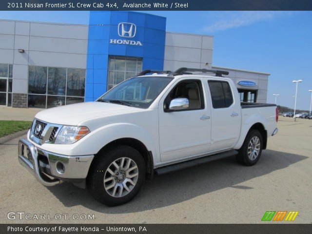 2011 Nissan Frontier SL Crew Cab 4x4 in Avalanche White