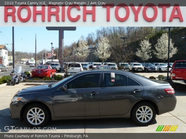 2010 Toyota Camry XLE in Magnetic Gray Metallic