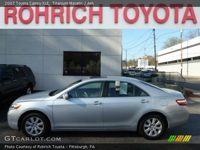 2007 Toyota Camry XLE in Titanium Metallic