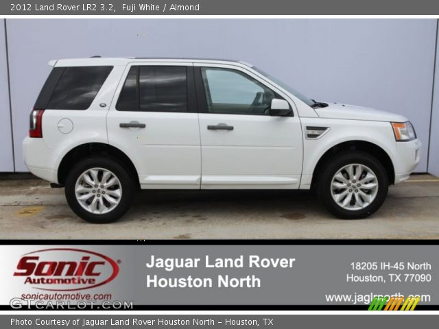 2012 Land Rover LR2 3.2 in Fuji White