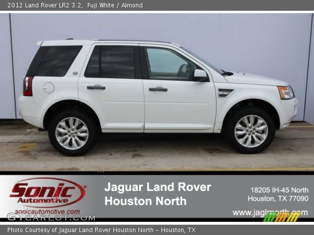 2012 Land Rover LR2 3.2 in Fuji White