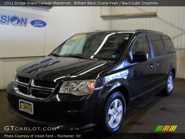 2011 Dodge Grand Caravan Mainstreet in Brilliant Black Crystal Pearl