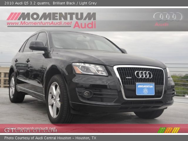 2010 Audi Q5 3.2 quattro in Brilliant Black