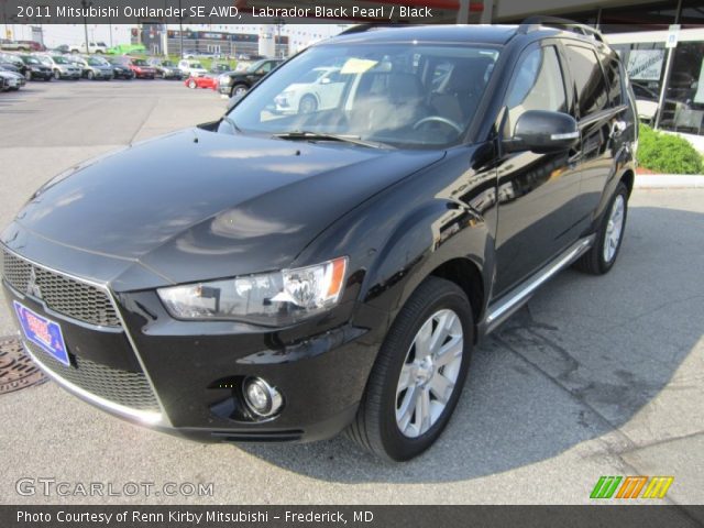 2011 Mitsubishi Outlander SE AWD in Labrador Black Pearl