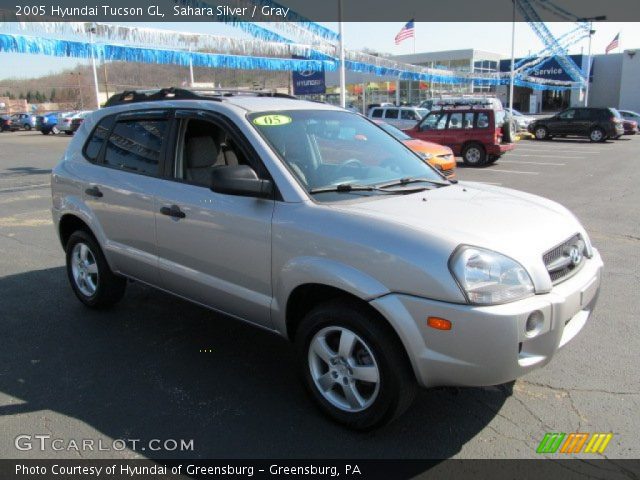 2005 Hyundai Tucson GL in Sahara Silver