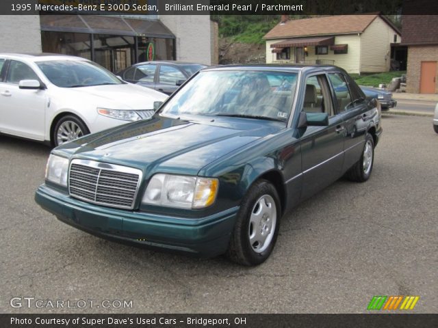 1995 Mercedes-Benz E 300D Sedan in Brilliant Emerald Pearl