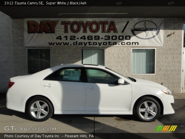 2012 Toyota Camry SE in Super White