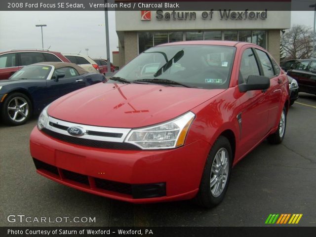 2008 Ford Focus SE Sedan in Vermillion Red