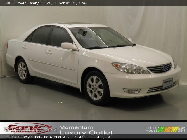 2005 Toyota Camry XLE V6 in Super White