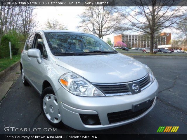 2009 Nissan Versa 1.8 S Hatchback in Brillant Silver