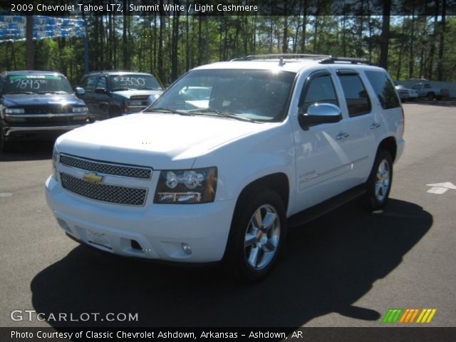 2009 Chevrolet Tahoe LTZ in Summit White