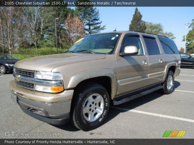2005 Chevrolet Suburban 1500 LT 4x4 in Sandstone Metallic