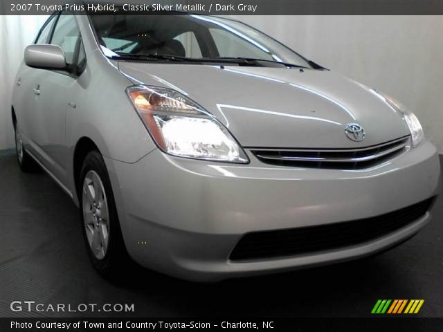 2007 Toyota Prius Hybrid in Classic Silver Metallic