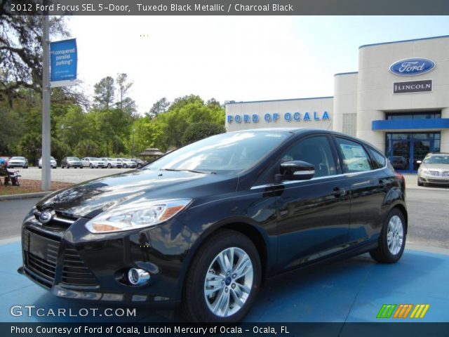 2012 Ford Focus SEL 5-Door in Tuxedo Black Metallic