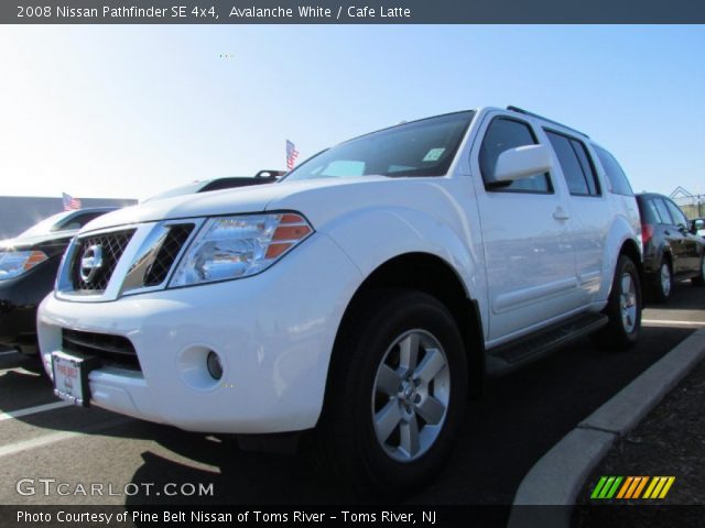 2008 Nissan Pathfinder SE 4x4 in Avalanche White