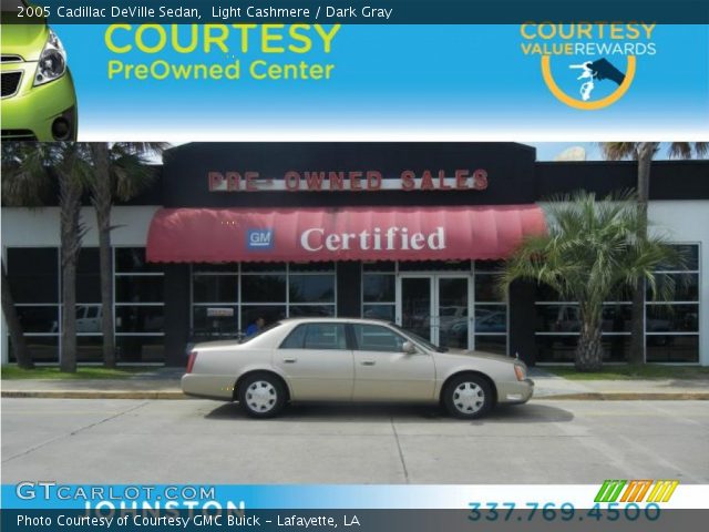 2005 Cadillac DeVille Sedan in Light Cashmere