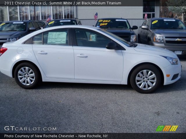 2011 Chevrolet Cruze LS in Summit White