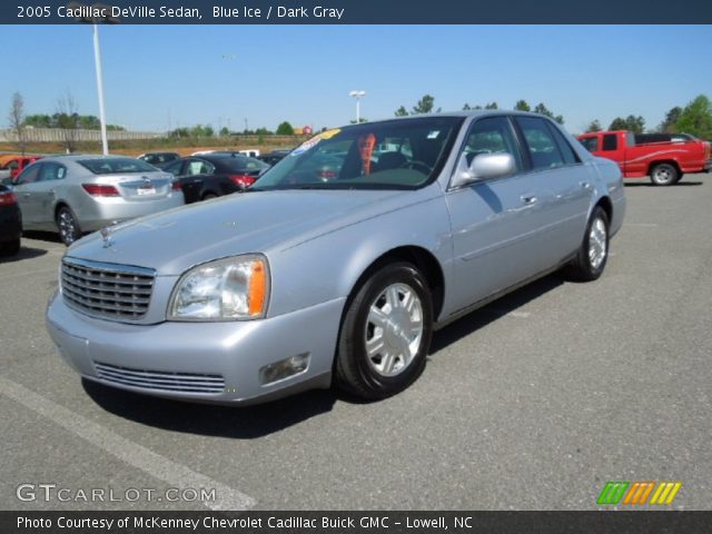 2005 Cadillac DeVille Sedan in Blue Ice