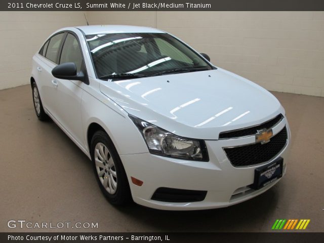 2011 Chevrolet Cruze LS in Summit White