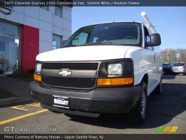 2007 Chevrolet Express 2500 Commercial Van in Summit White