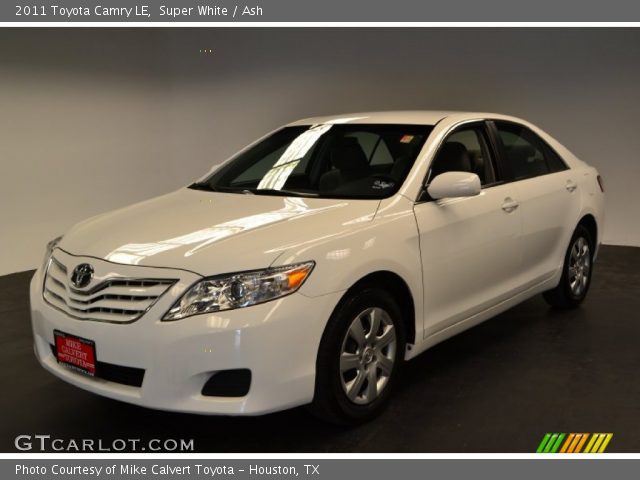 2011 Toyota Camry LE in Super White