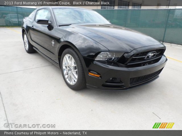 2013 Ford Mustang V6 Premium Coupe in Black