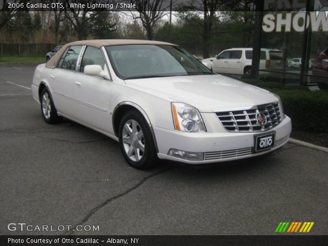 2006 Cadillac DTS  in White Lightning