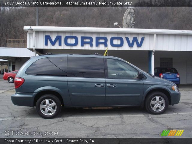2007 Dodge Grand Caravan SXT in Magnesium Pearl