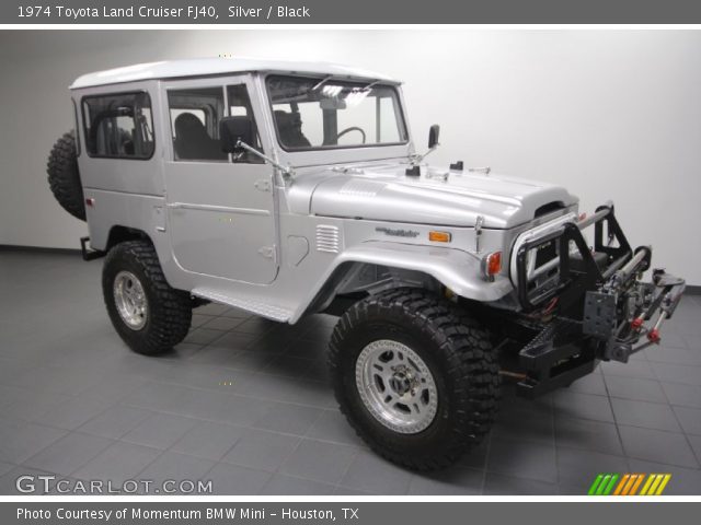 1974 Toyota Land Cruiser FJ40 in Silver