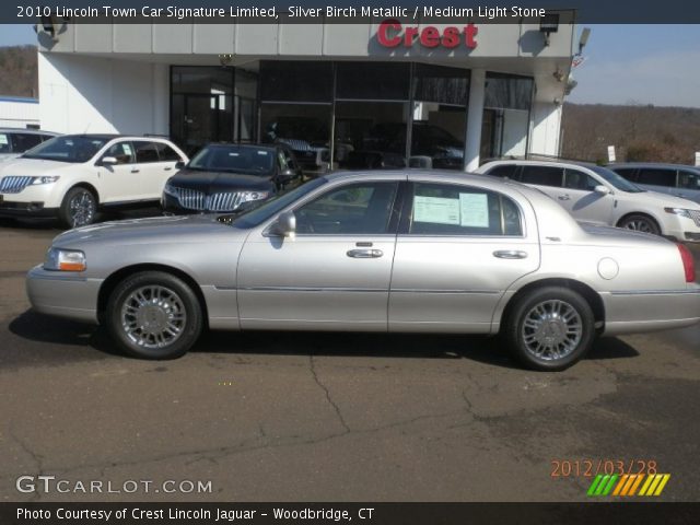 2010 Lincoln Town Car Signature Limited in Silver Birch Metallic