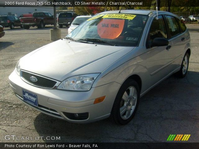 2006 Ford Focus ZX5 SES Hatchback in CD Silver Metallic